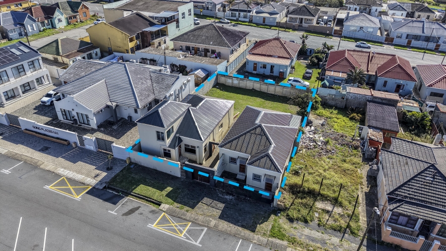 6 Bedroom Property for Sale in Quigney Eastern Cape